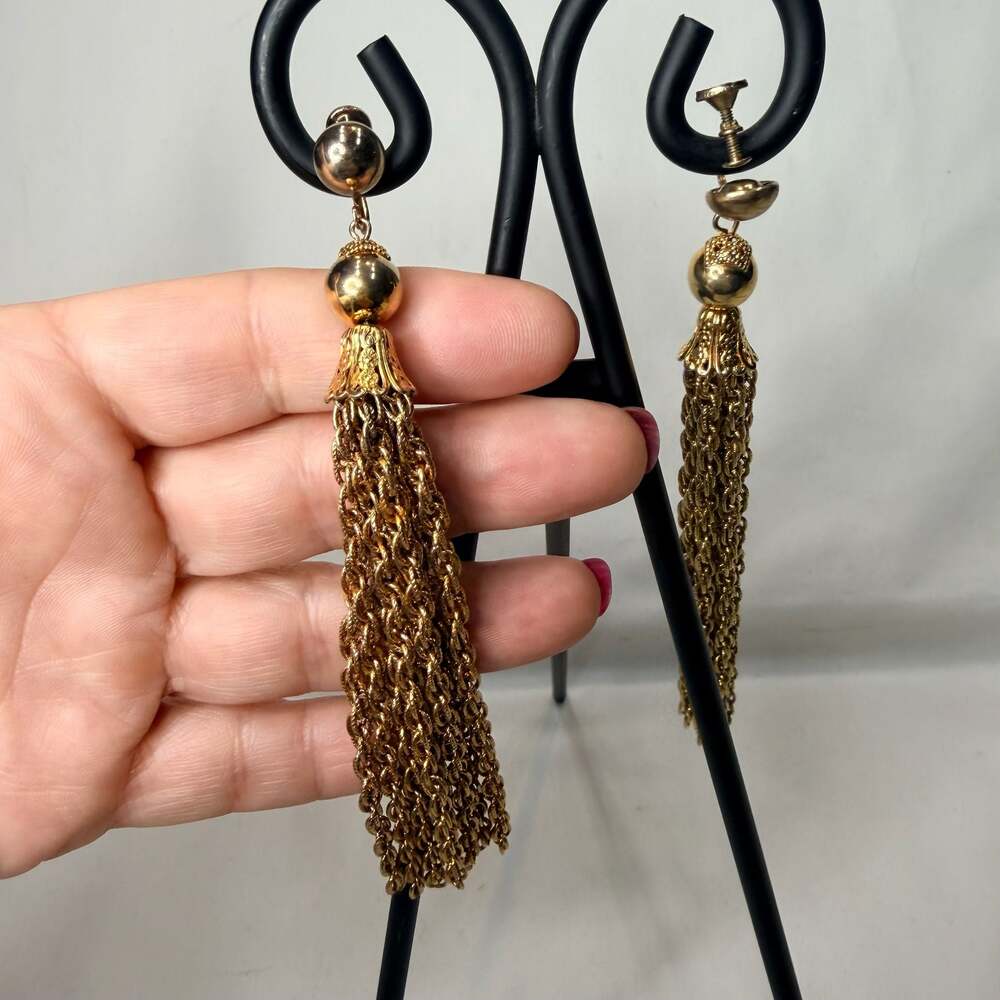 Vintage Gold Tone Chain Tassel Screw-Back Dangle Earrings